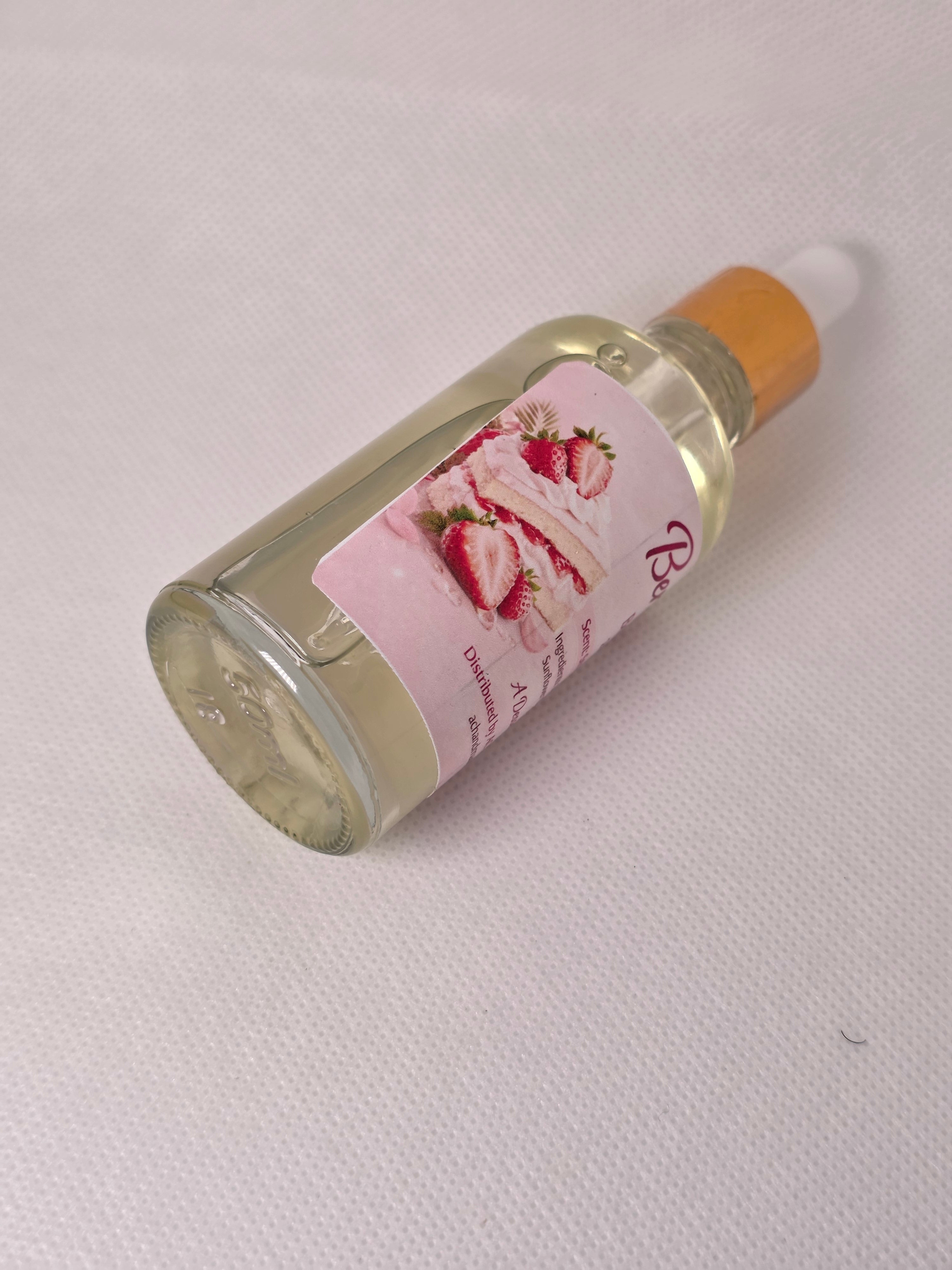 Berry Kiss Body Oil (Clear) – Strawberry Shortcake Scent | Lightweight Glow Oil 2oz(50ml)
